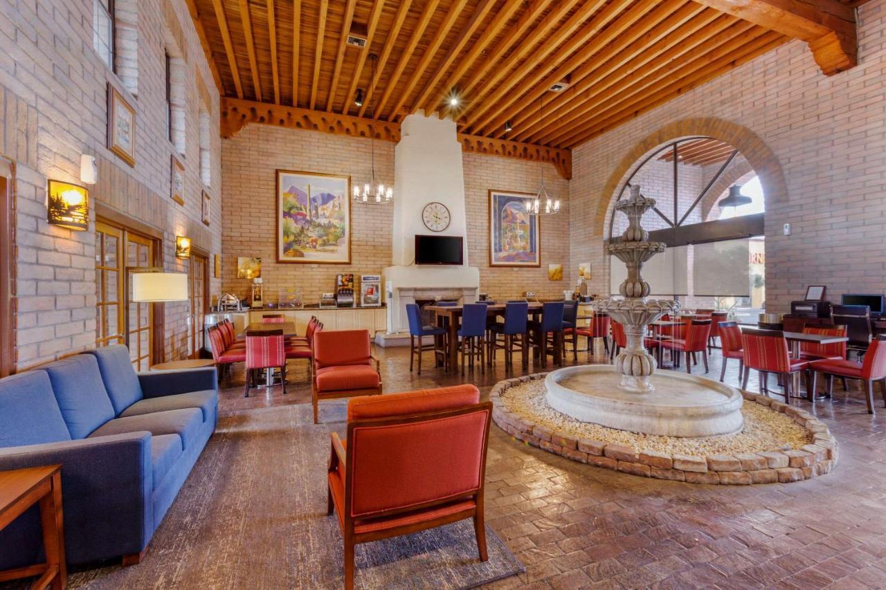 Comfort Suites At Sabino Canyon Tucson Exterior foto